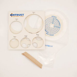 9-one-piece-drainable-pouches-standard-wear-transparent-clip-closure