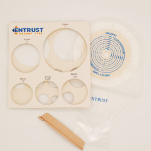 9-one-piece-drainable-pouches-standard-wear-transparent-clip-closure