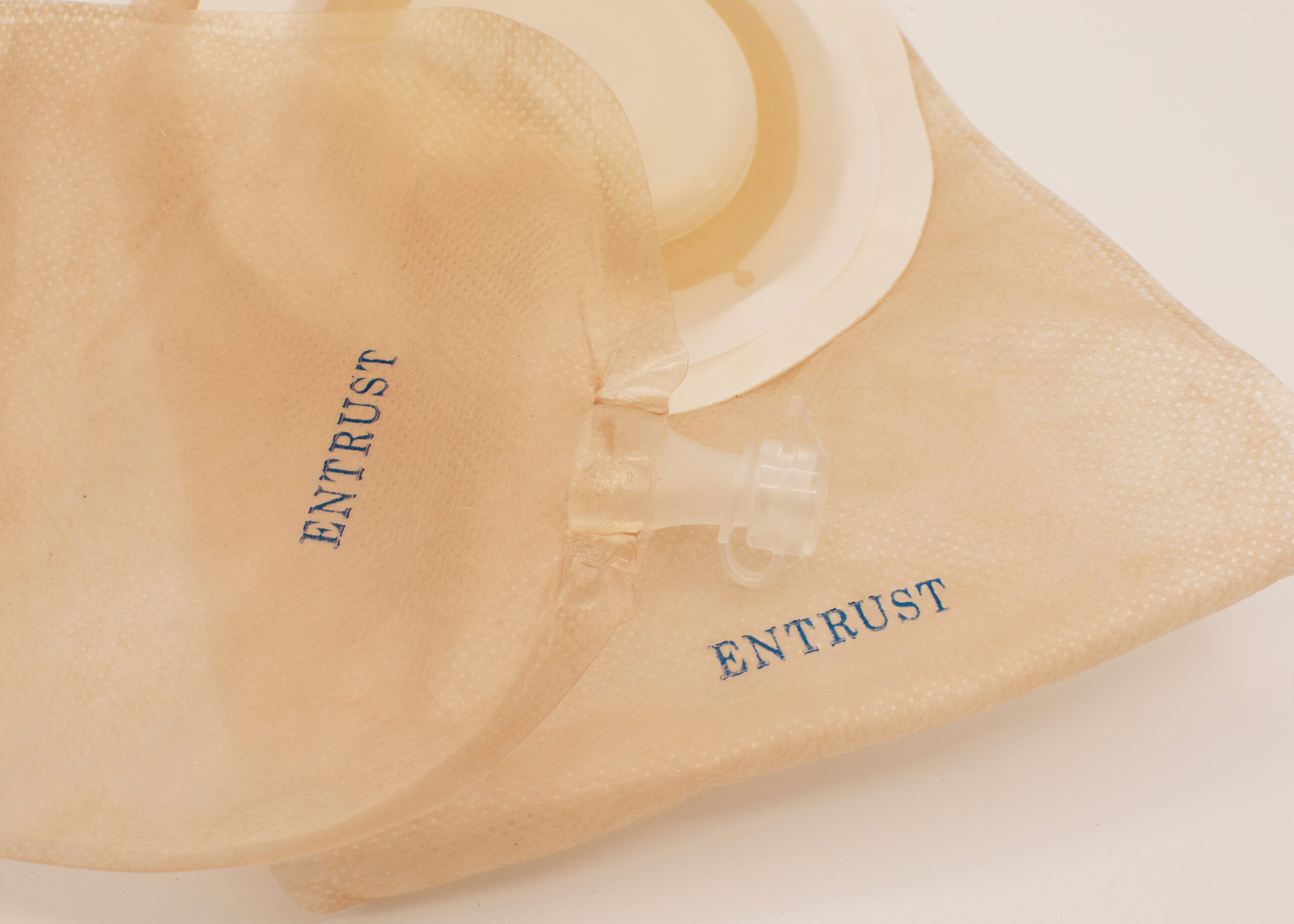 9" Convex One-Piece Urostomy Pouches - Extended Wear, Transparent, Drain/Cap Closure - Image 3