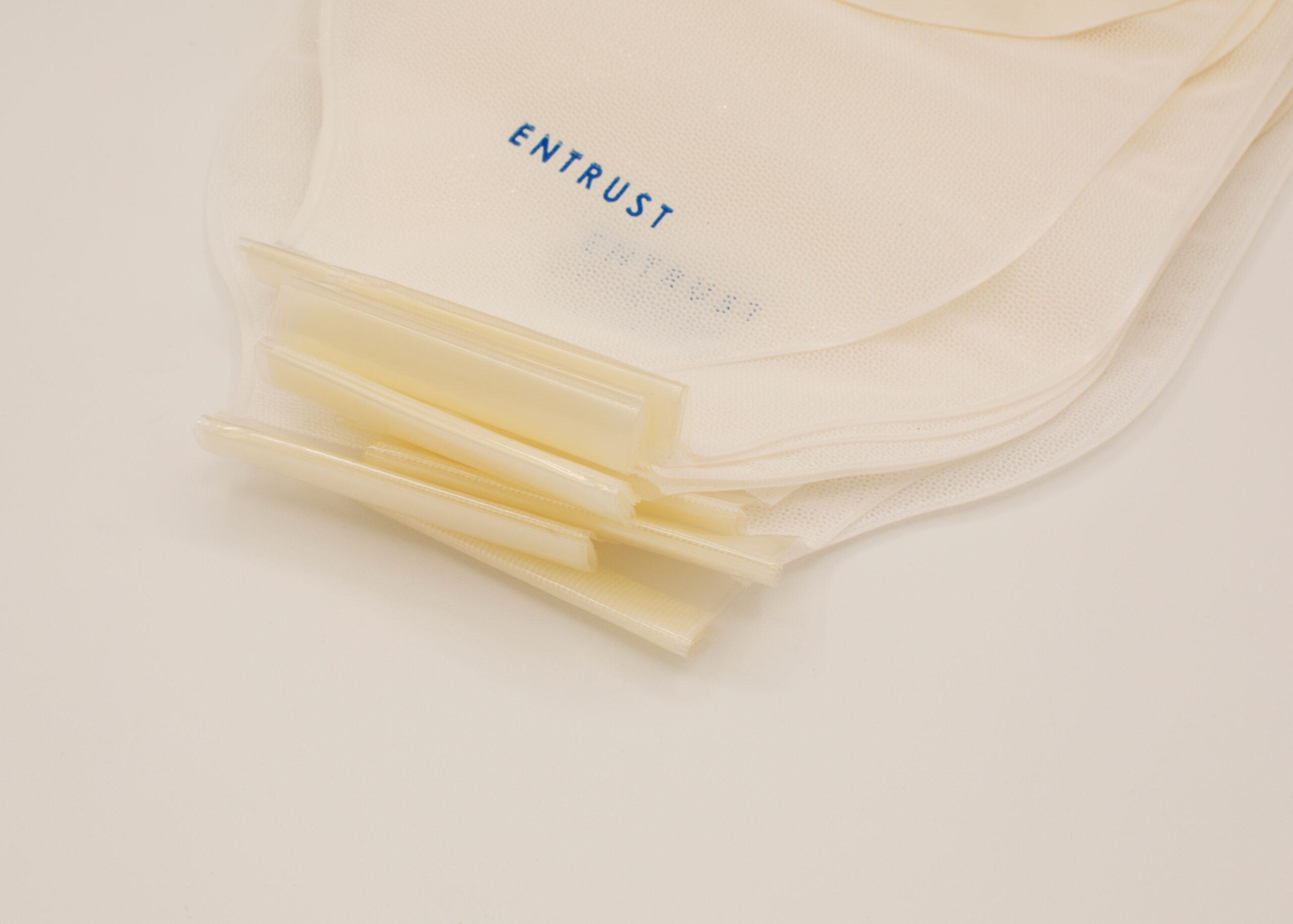 12" One-Piece Drainable Pouch - Extended Wear, Transparent, Velcro® Closure - Image 2