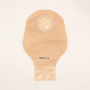 9-two-piece-drainable-pouch-beige-clip-closure